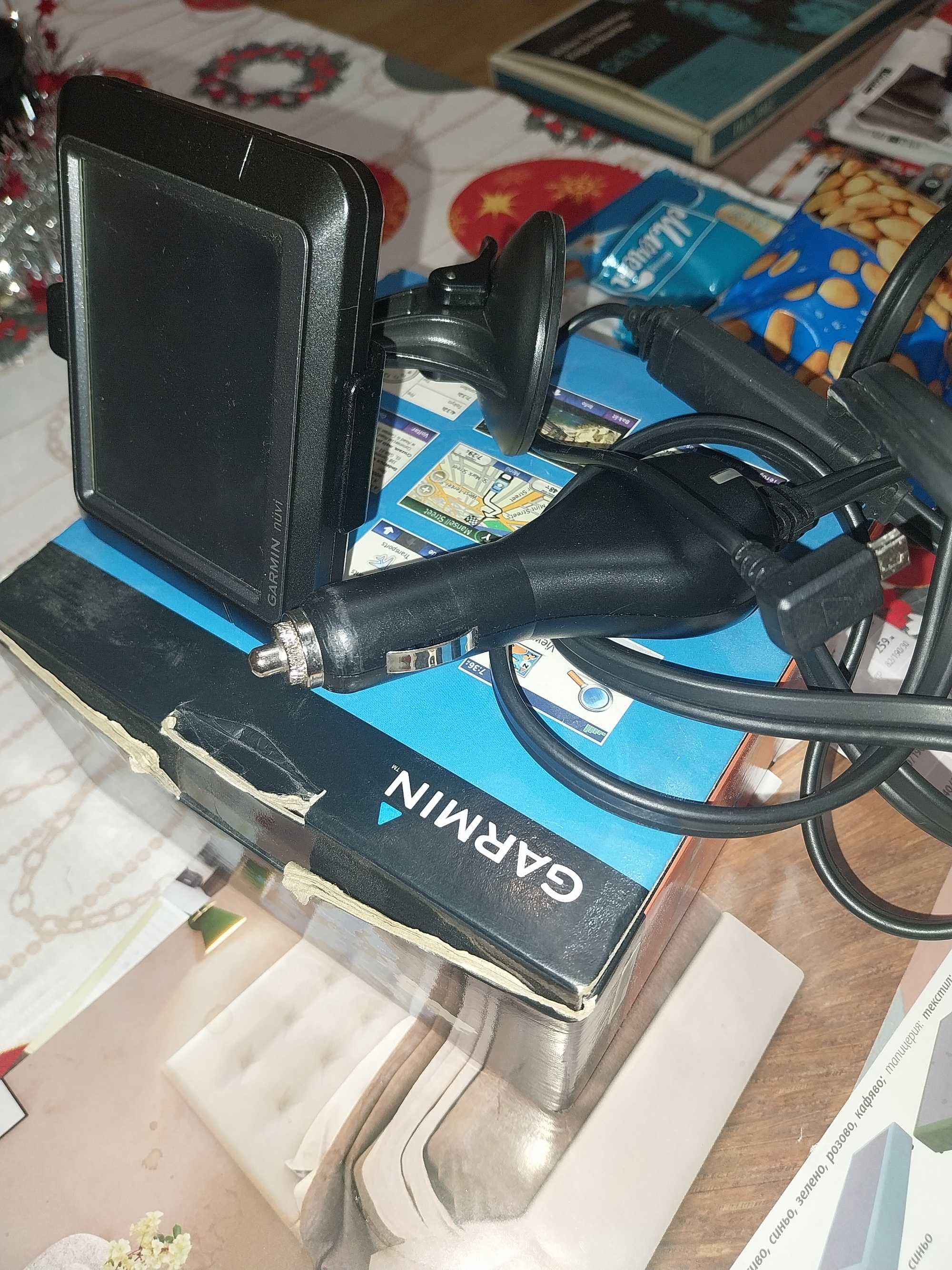 Продавам  навигация GARMIN  работеща