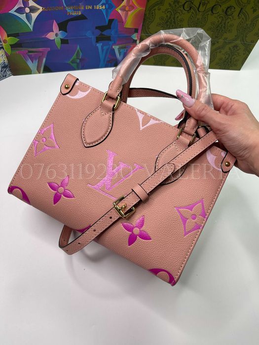 Geanta Louis Vuitton Onthego pm Piele Roz