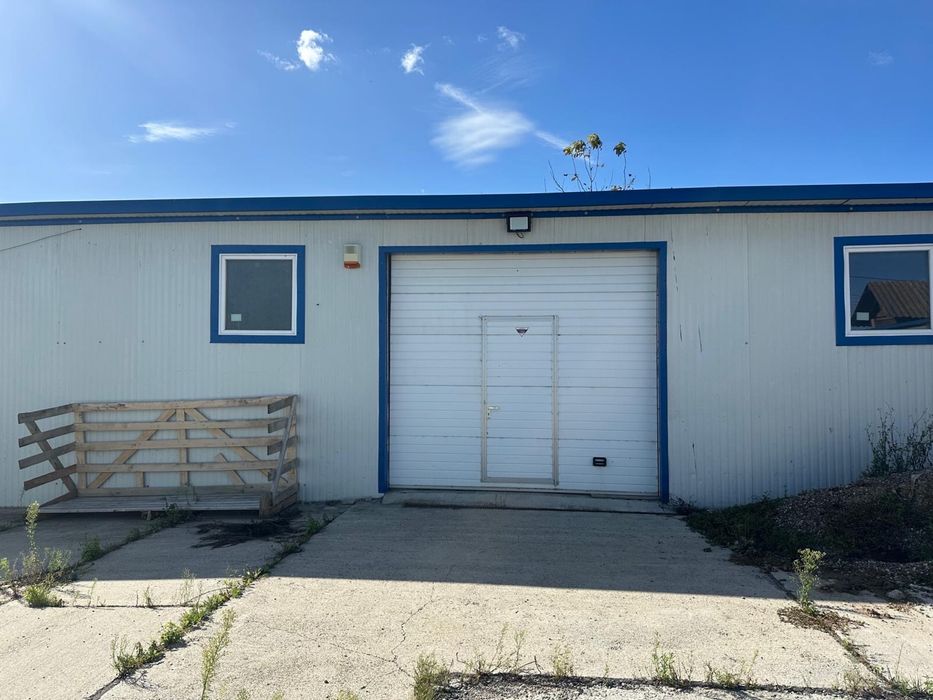 Hala 300 mp2+Curte Betonata 800 mp2