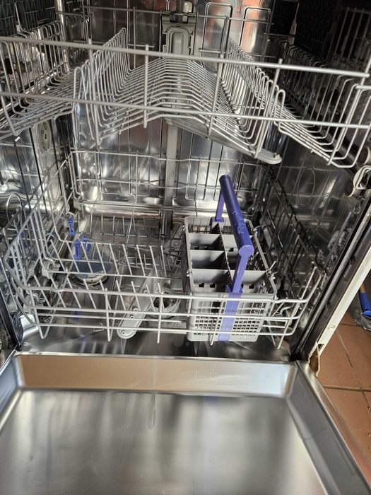 Продавам съдомиялна машина  Beko