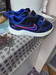 Vand adidasi nike