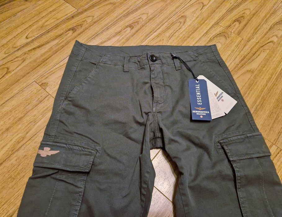 Pantaloni cargo Aeronautica Militare,85-90 cm in talie,noi,cu etichete