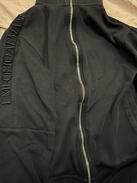 Черен суичър с цип на Armani оригинален