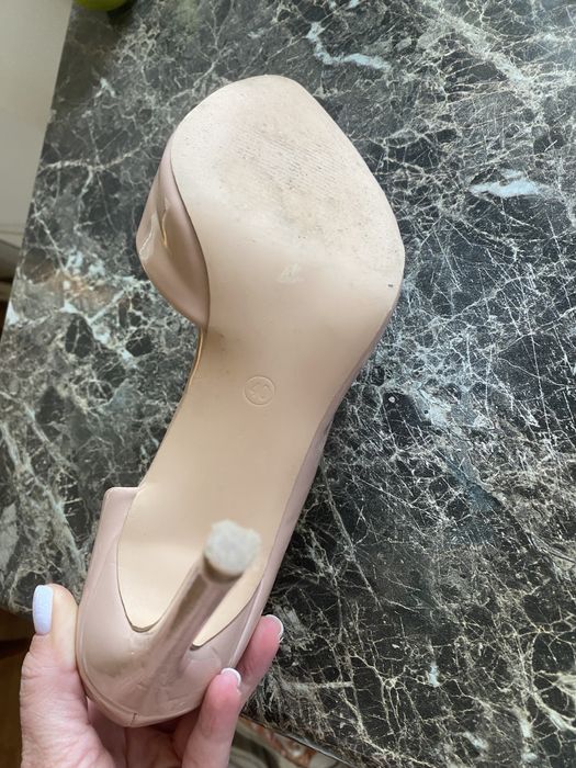 дамски лачени обувки на ток