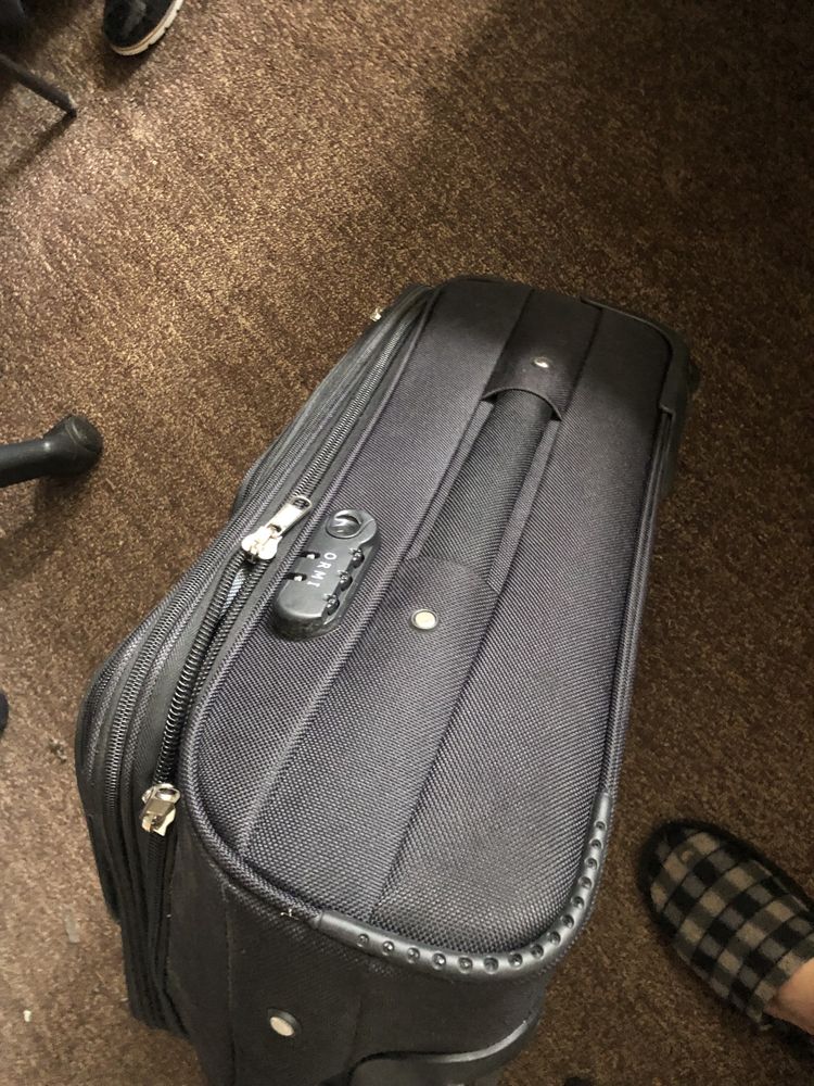 Куфар много удобен