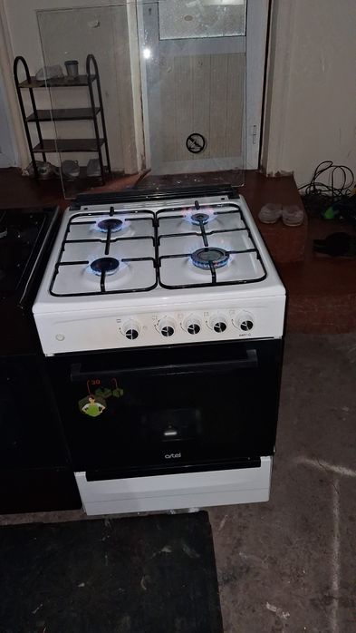 Срочно продаётся газ плита Бел