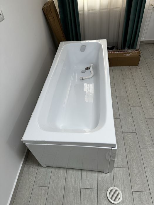 Cada baie acril, in conditii foarte bune