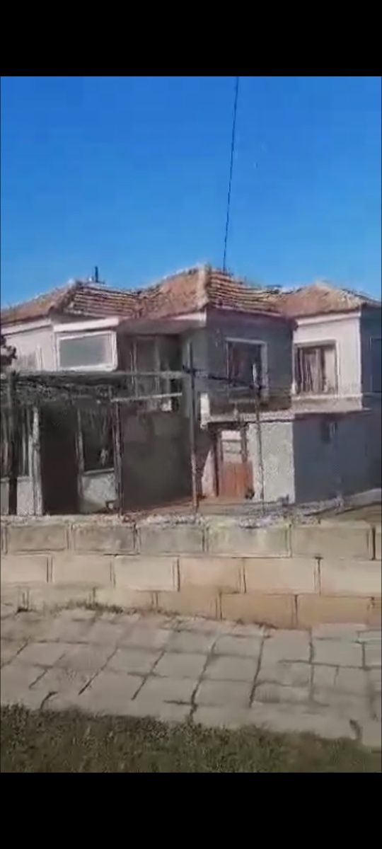 Продава се къща намира се в с.бозвали