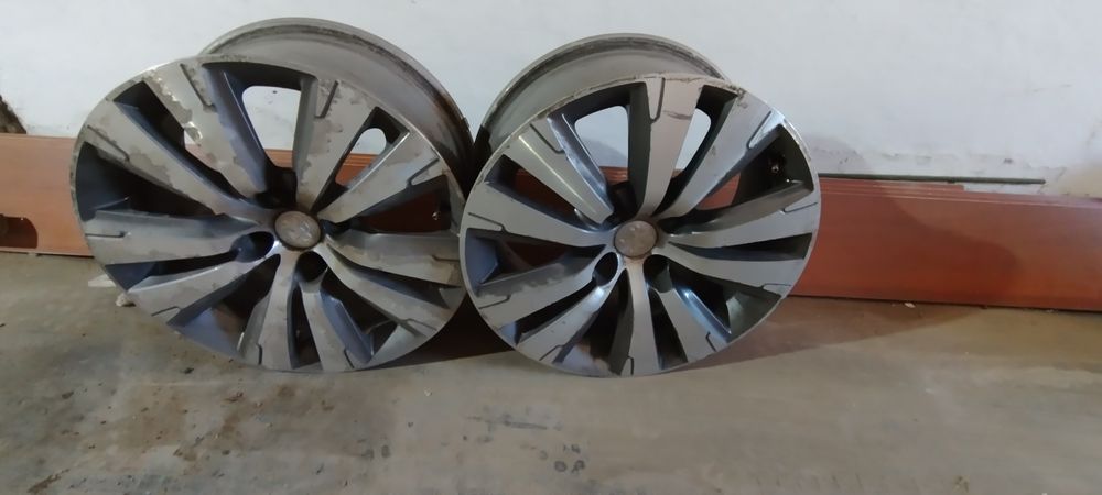 Продам диски  на R17
