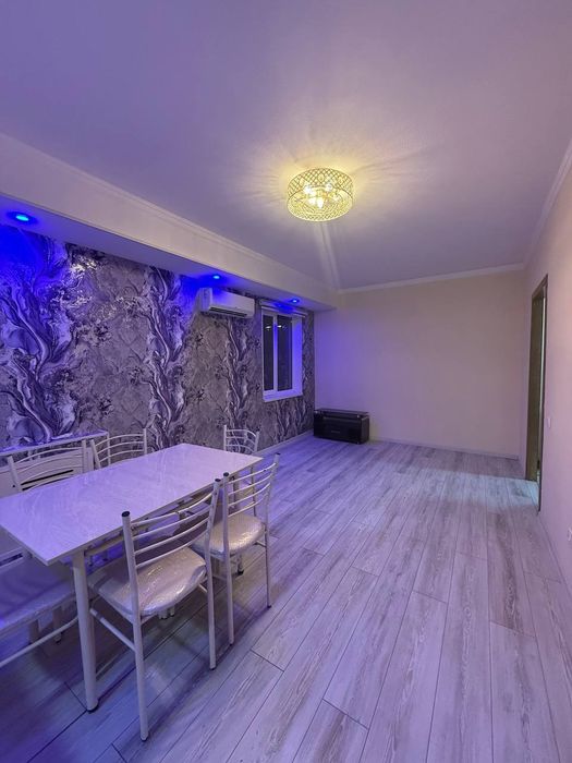 Продаётся 1*2 комнатная квартира Юнусабад 7 квартал 45 кв.м