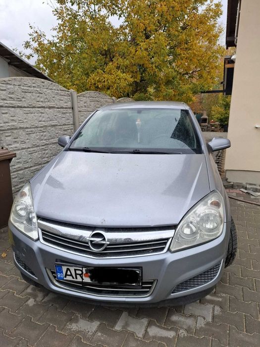 Vand OPEL Astra H, berlina, an 2007, 1.6 benzina Arad