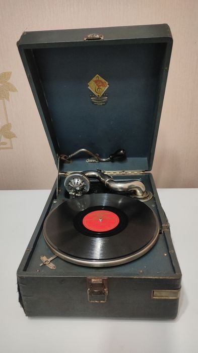 Патефон СССР, советский ,ретро , антиквариат