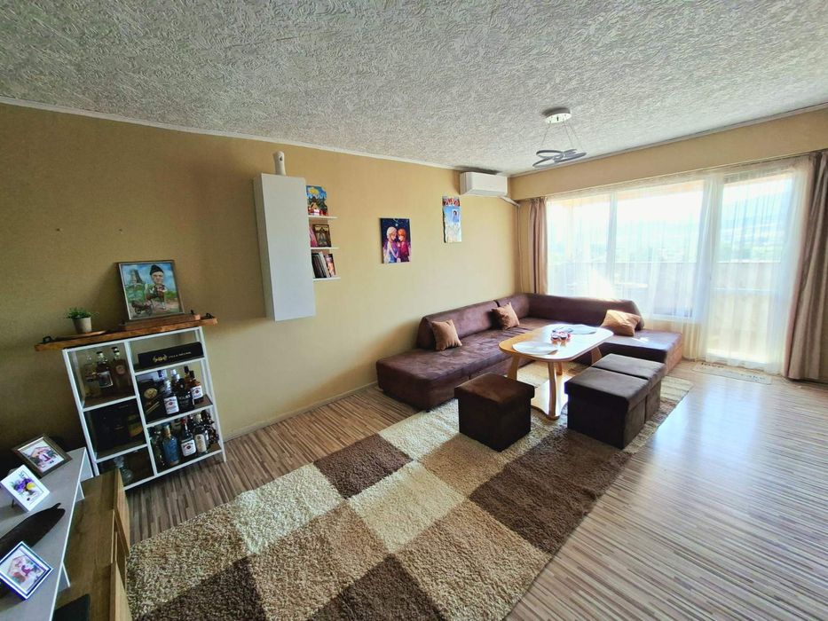 Продава се апартамент в с. Челопеч