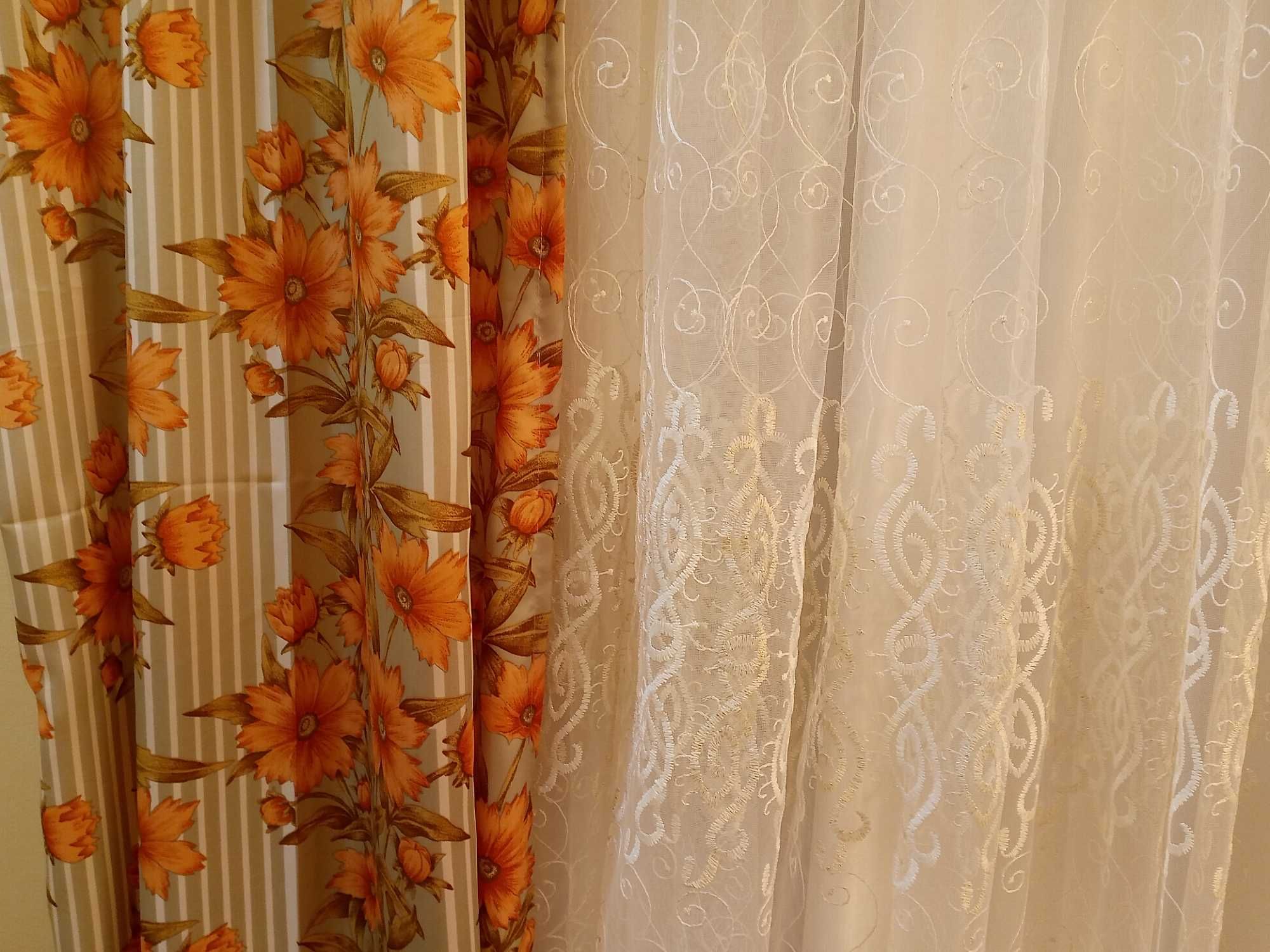 Новые и Б/У готовые занавески высота 2,5м ширина 1шт 85-105см.Цена 1шт