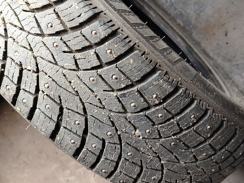 Шины зимние, шипованые 175/65R14