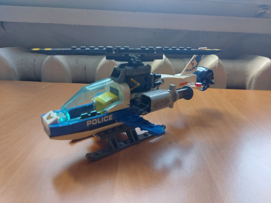 Лего  Сити 60207 - Преследване с дрон, в отлично състояние/Lego City