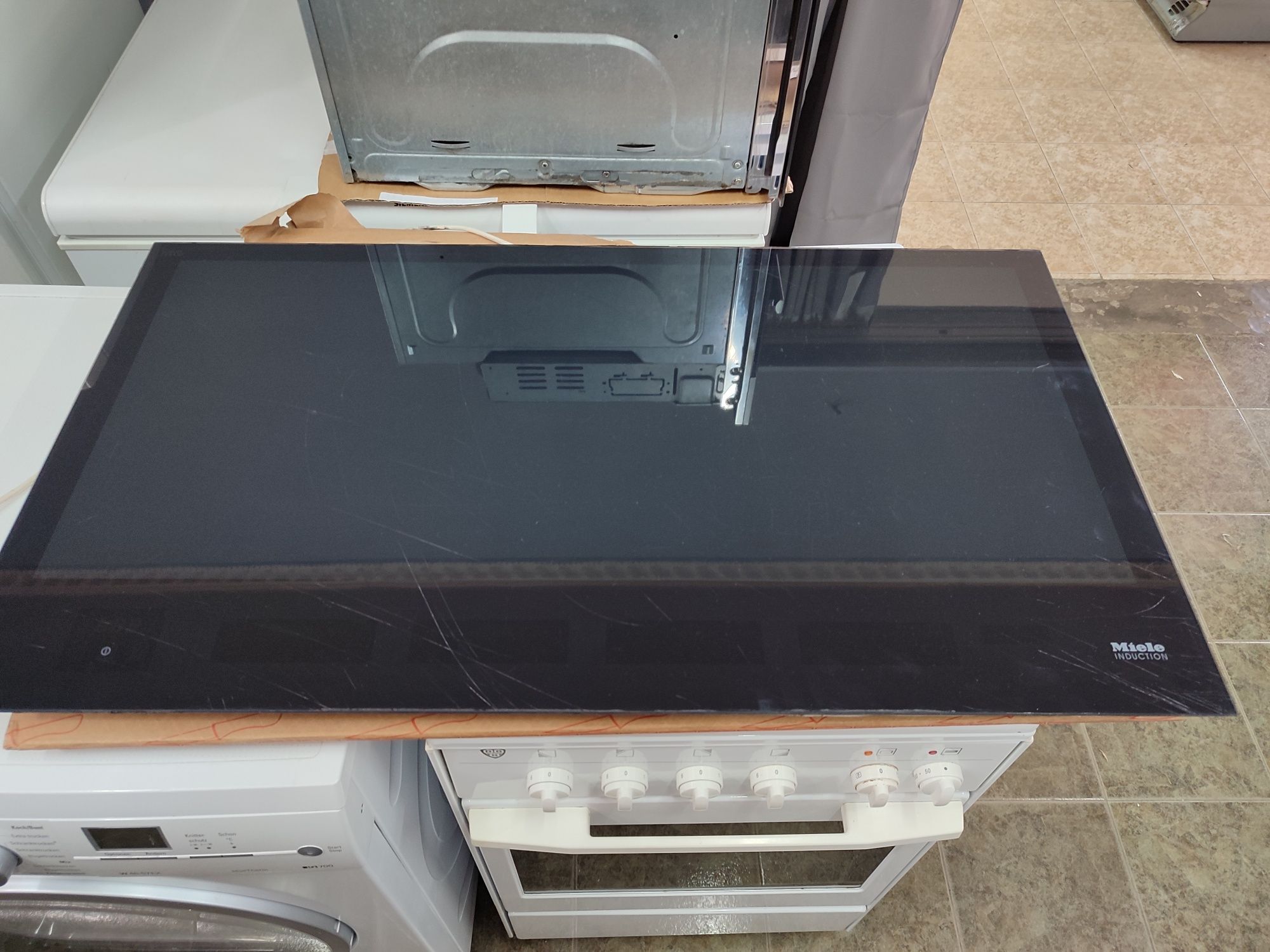 Индукционен плот Miele KM7897FL