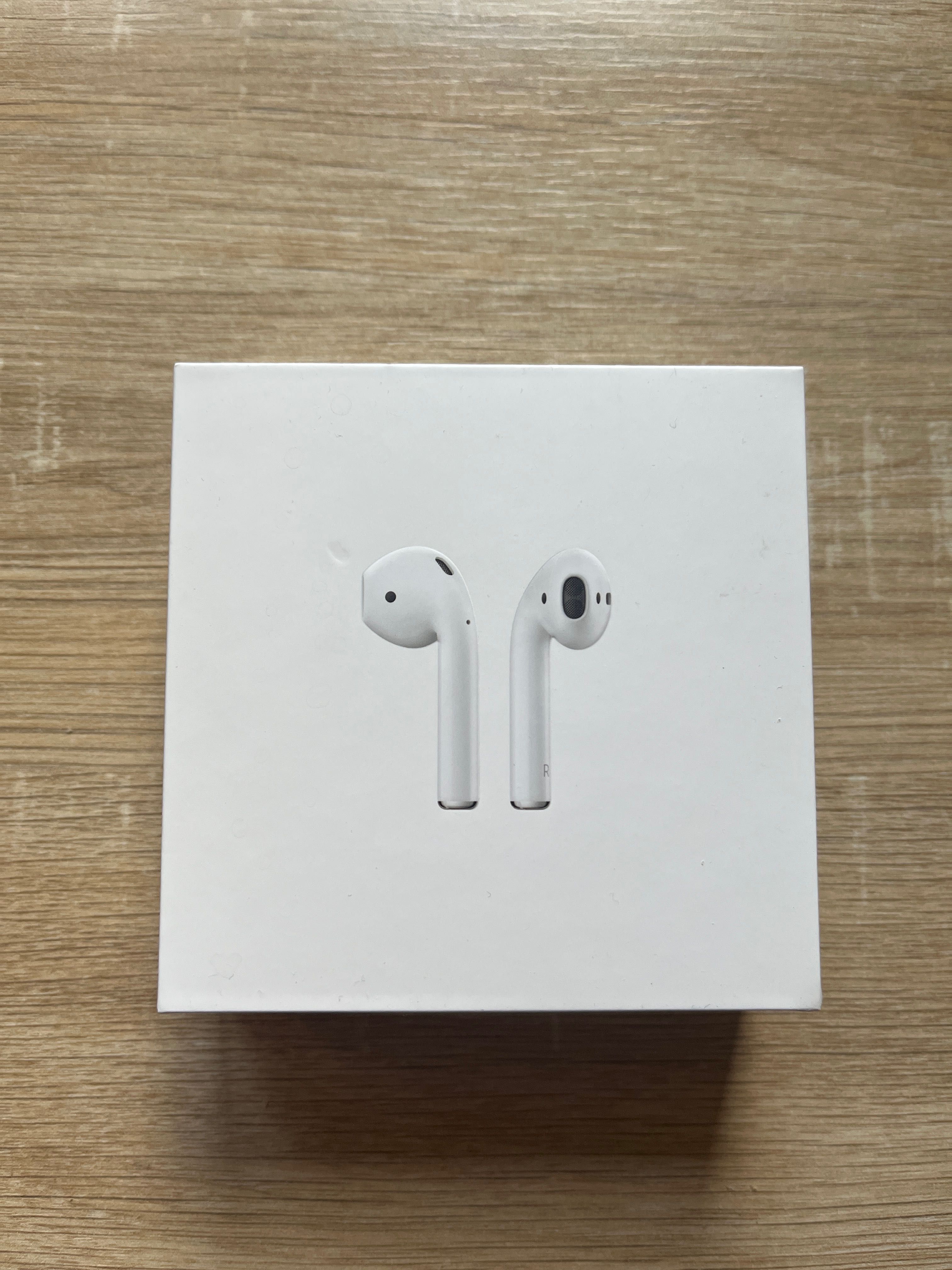 Casti Apple AirPods 2 si husa de silicon albastra