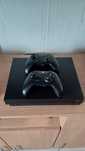 Vând Xbox one X 1T