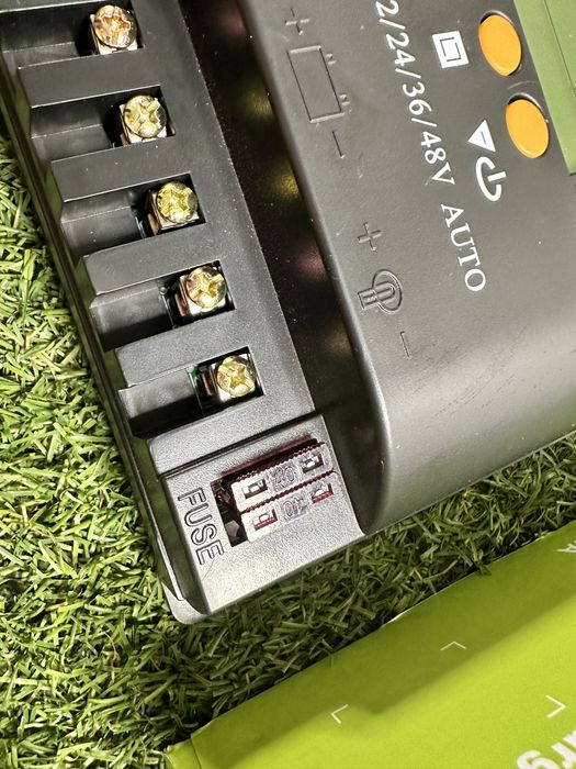 Controler tensiune panou solar MPPT 60A, 12/48V, afisaj LCD