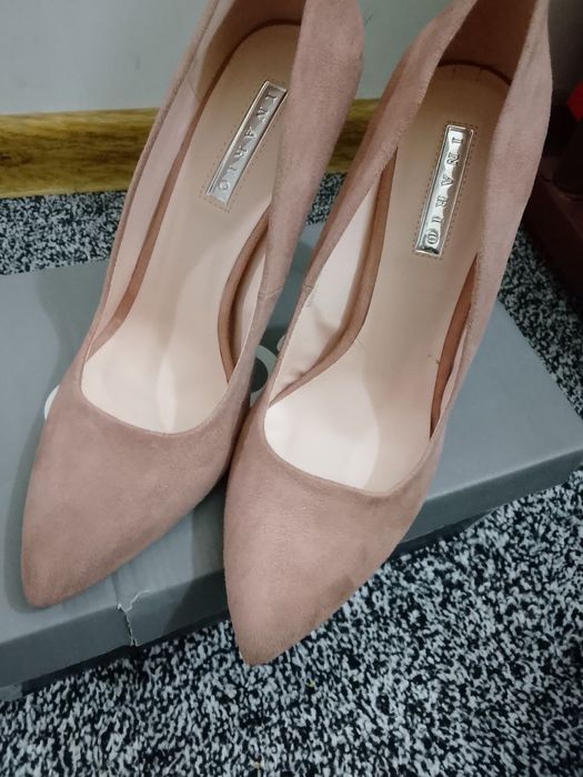 Kelinchayski oyoq kiyimlar