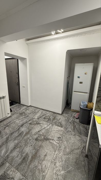 Vand apartament complet mobilat