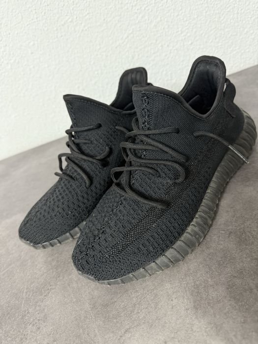 Adidasi Yezzy 350 black