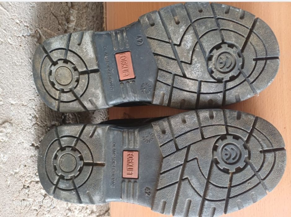 Мужская обувь в хорошем состоянии