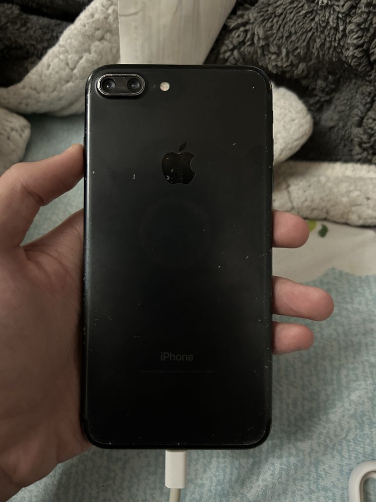 Продается Iphone 7+