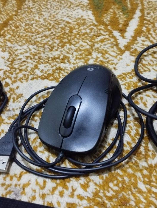 Нотбук сотилади