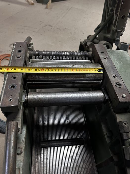 Abrict si masina de rindeluit latime 250mm