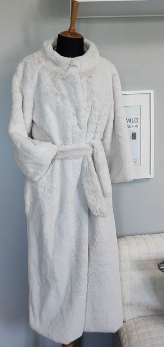 Шуба белая искусственный мех