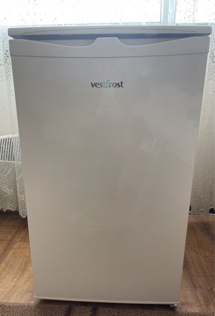 Хладилник VESTFROST VFT 1101