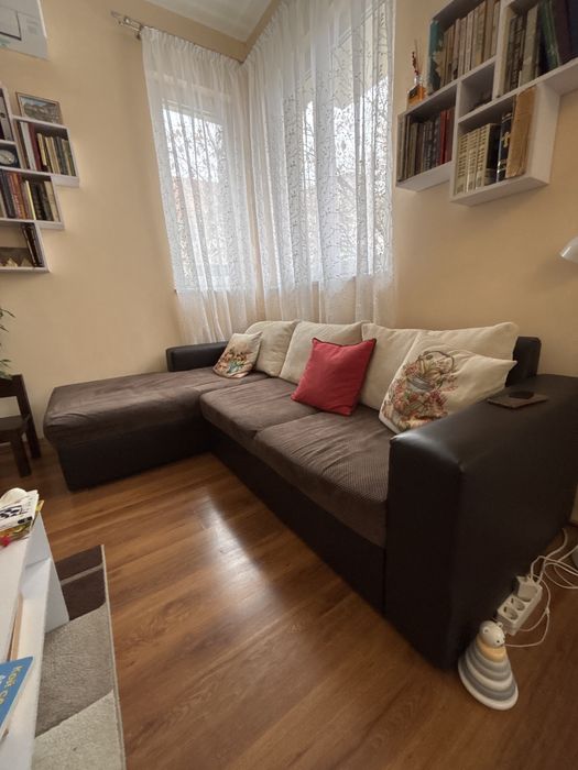 Удобен ъглов диван с лежанка – отлично състояние