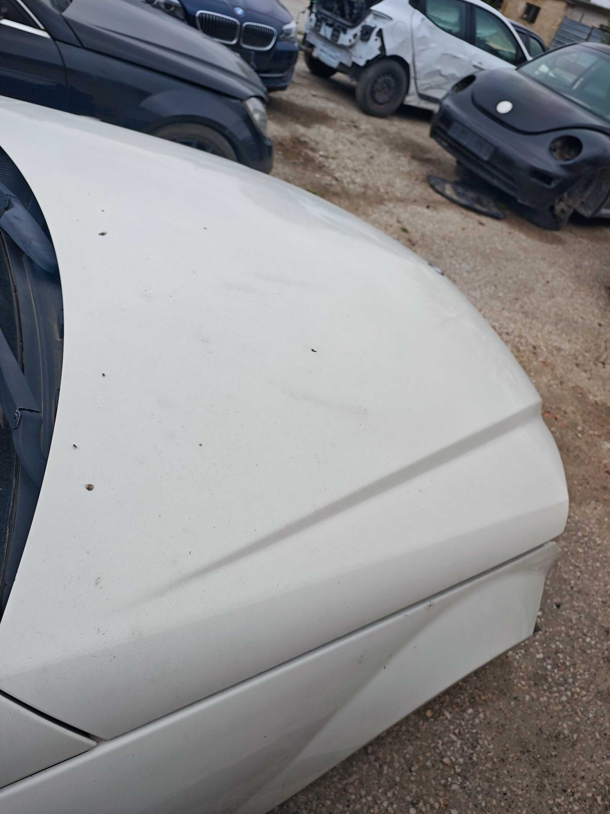 Бял преден капак Mercedes C class W204 преди фейс цвят 650