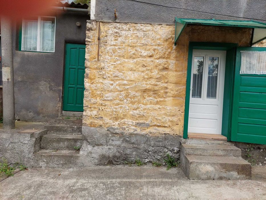 Proprietar, vand casa in Anina