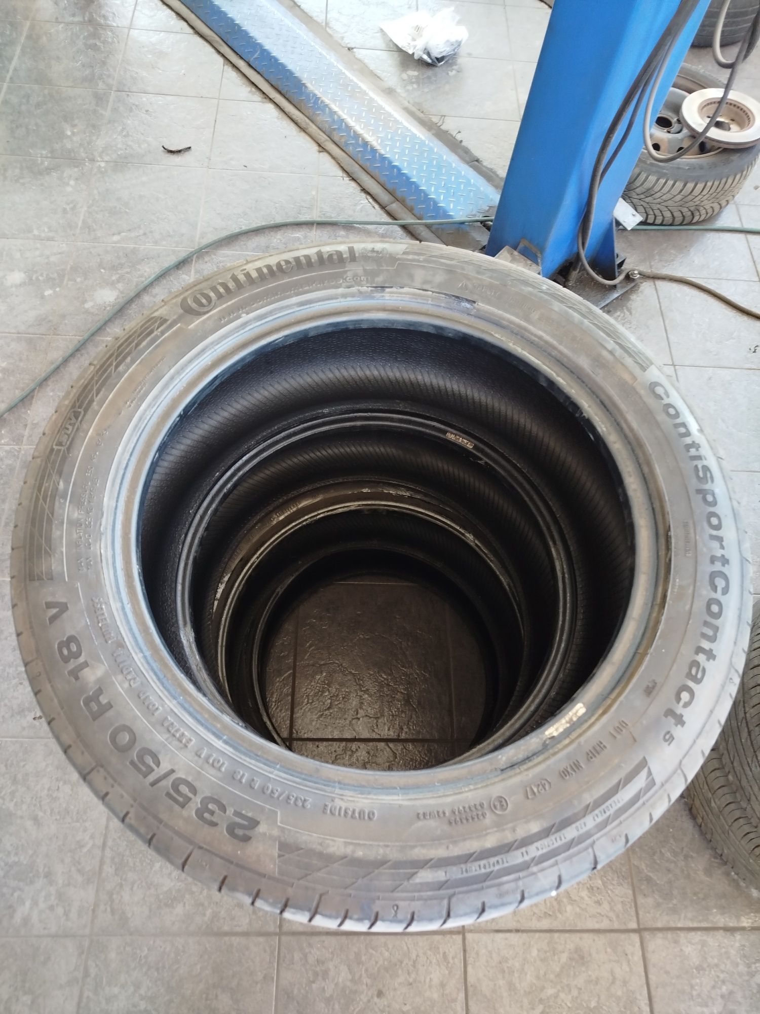 Continental235,50,18