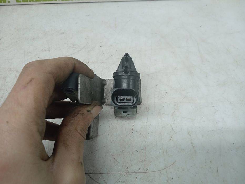Supapa vacuum 1.6 2.0 tdi cbbb cayc 1k0906283a Volkswagen VW Passat C
