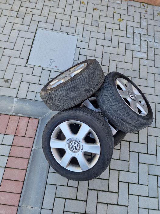 Vând jante Volkswagen R16
