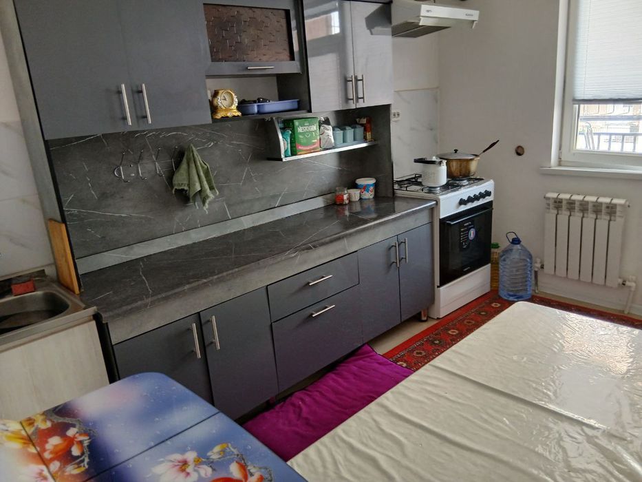 Yashnabot olmos mahalada 16 etashkani 11 etajida 3 hanali