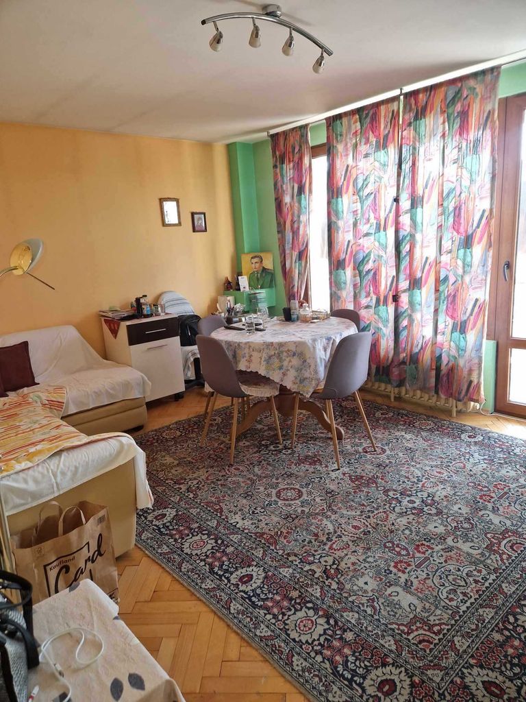 Продава се Тристаен апартамент в Плевен, Идеален център - 110 кв.м за 1137 €/кв.м - Снимка #4