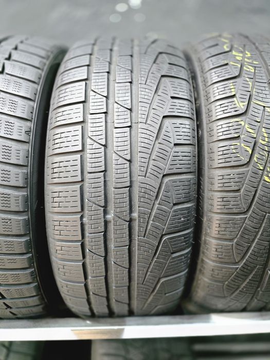 2x 225/40/18 M+S PIRELLI RUNFLAT Stare excelentă