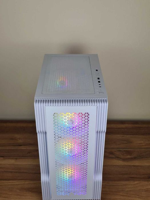 Нов / Гаранция / Ryzen 5 Gen. / 16GB RAM /  AMD RX Graphics/ Геймърски