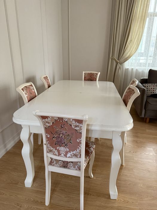 Продам стол и 6 стульев