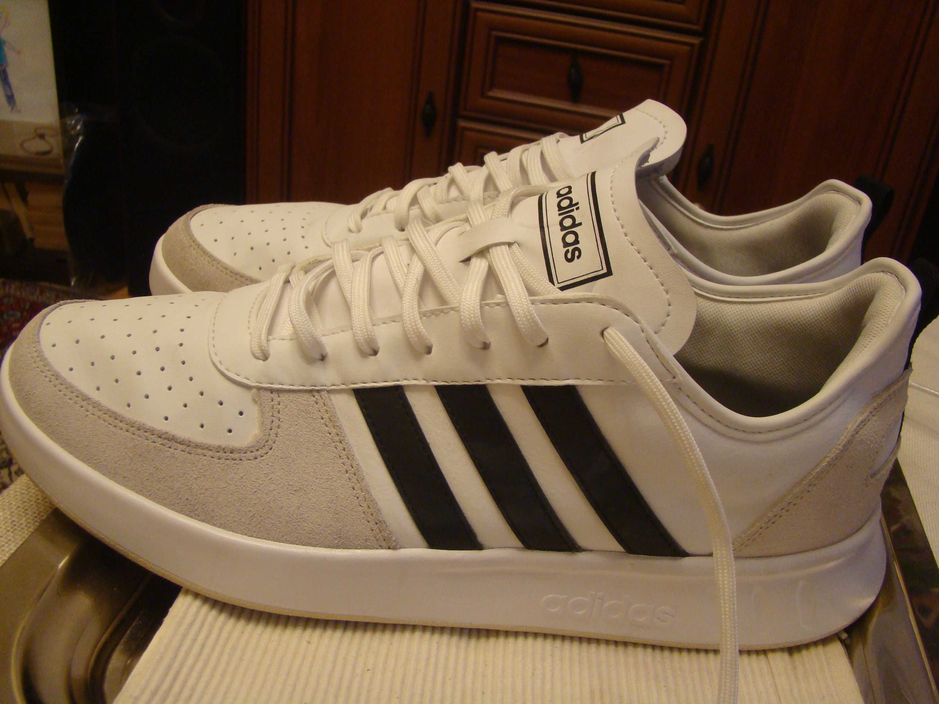 Оригинални маратонки от ест. кожа " Adidas "- № 46 1/3