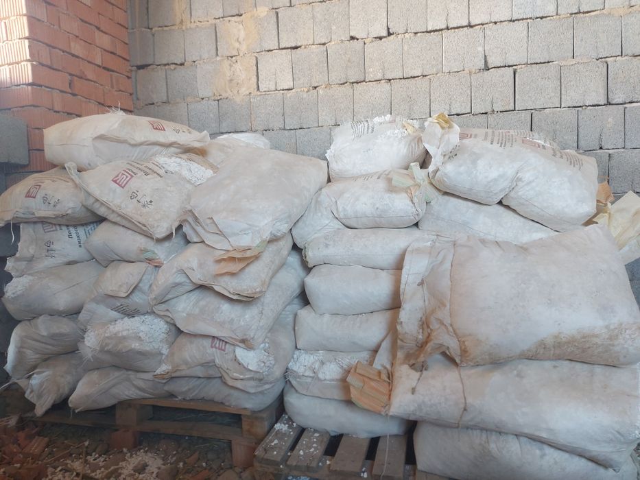 Әк извис.сатылады 500 тенге 1 қабы 30 кг.