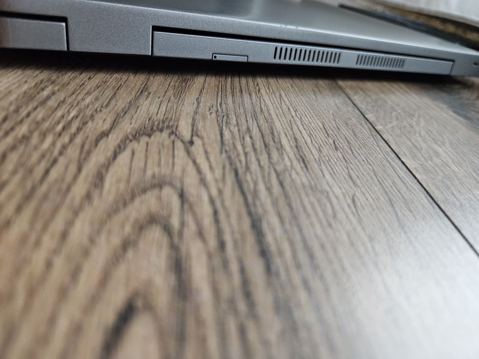 Dell Intel i7 1265u, 16GB DDR4, 256GB SSD, 14 inch fullhd, Windows 11