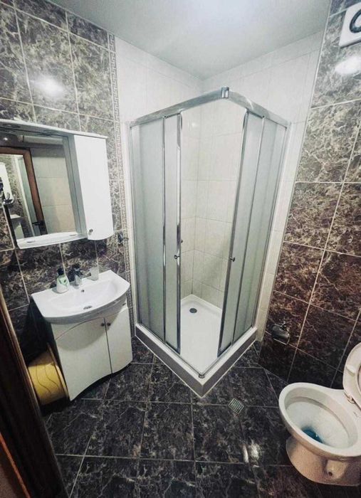 Дава се под наем Тристаен апартамент в Пловдив, Кършияка - 100 кв.м за 425 € - Снимка #9