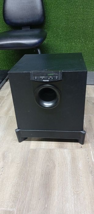 Активен субуфер JBL SUB-300