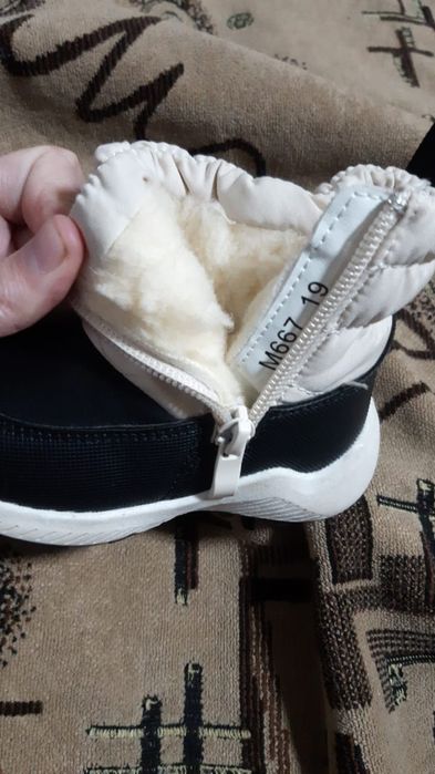 Продам новую детскую обувь